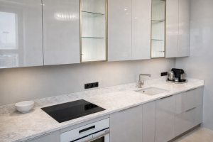 Столешница и фартук для кухни, из кварцевого агломерата Quantra Quartz 7172 Arctic Breeze