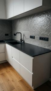 Столешница для кухни, из керамогранита Laminam I Naturali Ardesia Nero a Spacco