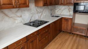 Столешница для кухни, из кварцевого агломерата Aleph Stone А91 Travertino