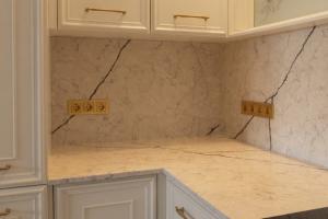 Столешница и остров из кварцевого агломерата Vicostone BQ8788 Diamante