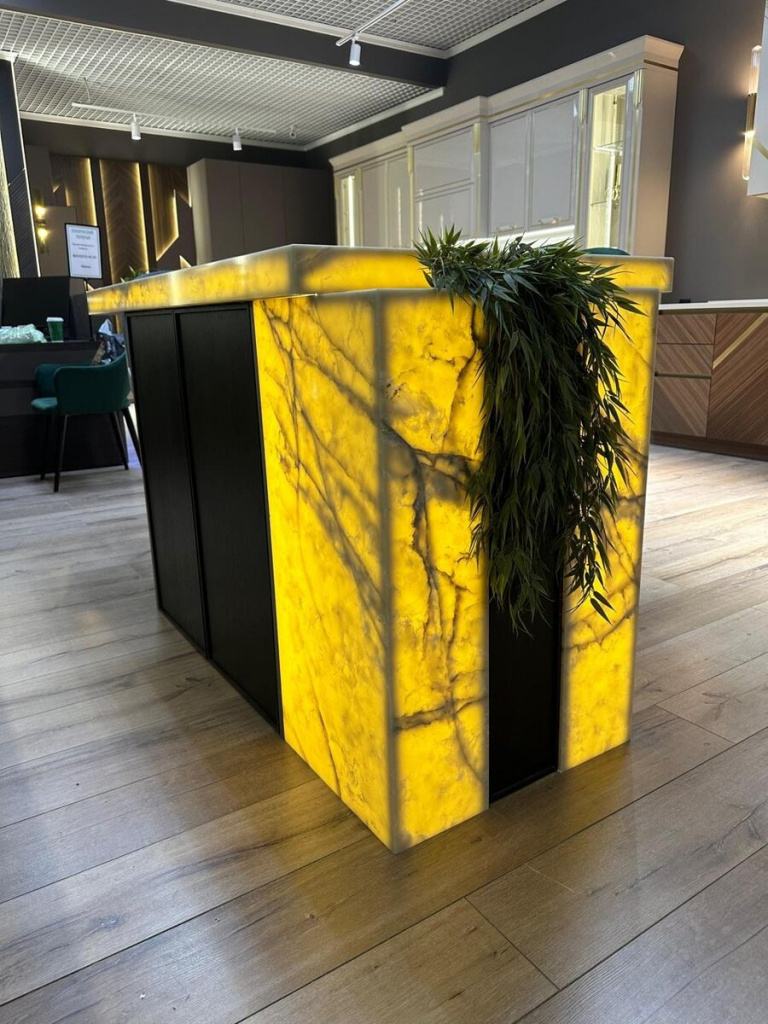 scale_1200 (1).jpg scale_1200 (1).jpg