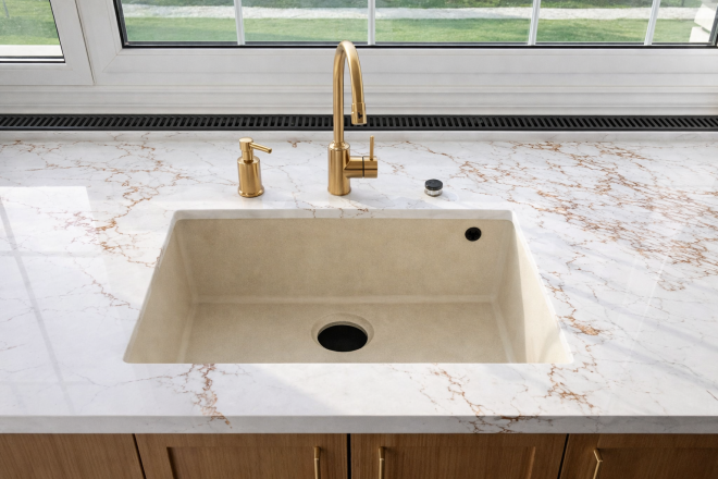 Столешница и фартук для кухни, из кварцевого агломерата Quantra Quartz Pantheon