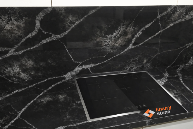 Столешница и фартук для кухни, из кварцевого агломерата Primax 795 Calacatta Black Mist