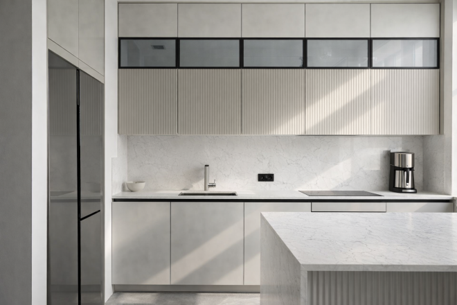 Столешница и фартук для кухни, с островом, из кварцевого агломерата Аварус R543 Пик Эльбруса