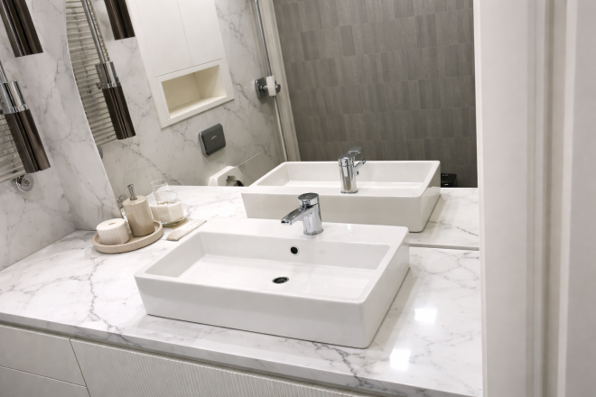 Столешница для ванной из кварцевого агломерата Vicostone Venatino BQ 8660