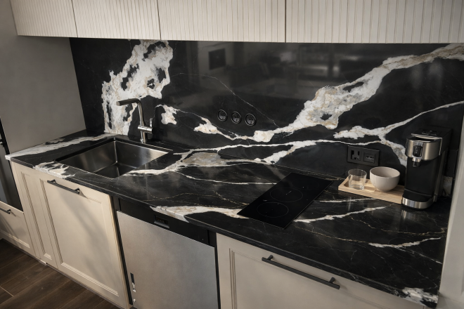 Столешница и фартук для кухни, для ванной, из кварцевого агломерата SmartQuartz Titanium