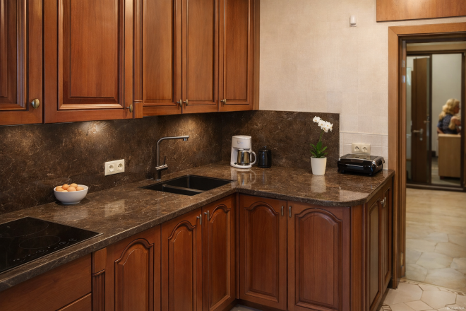 Столешница и фартук для кухни, из кварцевого агломерата Аварус R538 Горы Кавказа