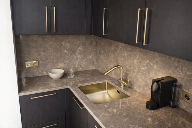 Столешница и фартук для кухни, из кварцевого агломерата Quantra Quartz Artisan Wool