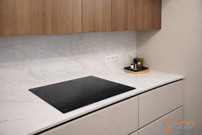 Столешница и фартук для кухни, из кварцевого агломерата Avant 7570 Калакатта Таланс
