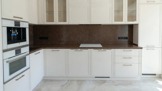 Столешница и фартук для кухни, из кварцевого агломерата Vicostone Dark Emperador BQ-8560