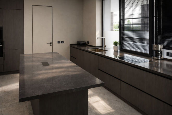 Столешница для кухни, с островом, из кварцевого агломерата Аварус R503 Уральские горы