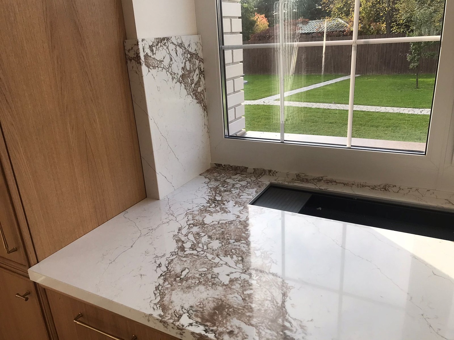 Столешница и фартук Quantra Quartz Pantheon