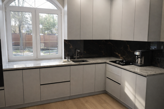 Столешница для кухни из кварцевого агломерата Avant Калакатта Бомениль 7040