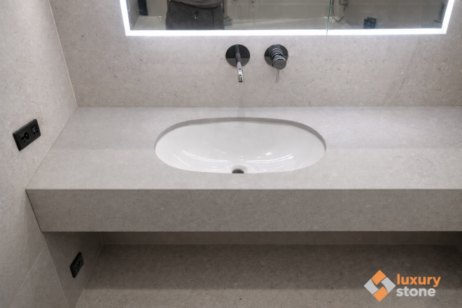 Столешницы в ванную и постирочную, из кварцевого агломерата Caesarstone 4044 Airy Concrete