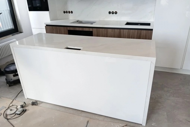 Столешница и остров из кварцевого агломерата Aleph Stone «А88 Calacatta Luxe»
