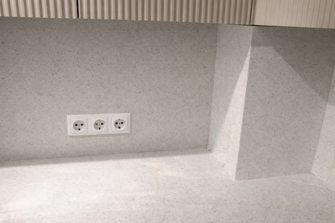 Столешница и фартук для кухни, из кварцевого агломерата Аварус R122 Алмазы Якутии