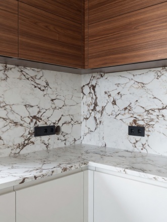 Столешница и фартук для кухни, из кварцевого агломерата Aleph Stone А76 Arabescato Miele